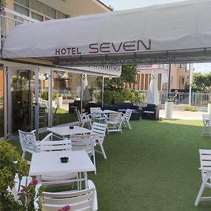 Hotel Seven Ρίμινι Exterior photo