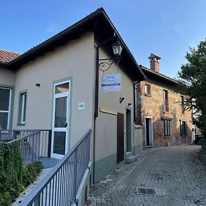 Locanda Della Rocca Di Camagna Ξενοδοχείο Camagna Monferrato Exterior photo