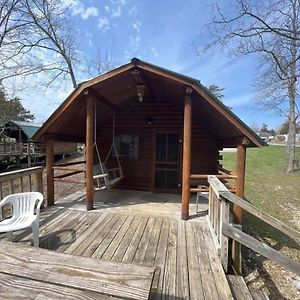 Secluded Rustic Cabin With Views Βίλα Μπλούμινγκτον Exterior photo