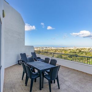 Beautiful Pent With Terrace & Spectacular Views By 360 Estates Διαμέρισμα Luqa Exterior photo