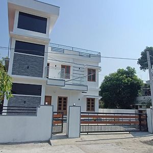 Valiyaparambil House Βίλα Kochi Exterior photo