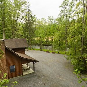 Creekside Hideaway Βίλα Reedsville Exterior photo