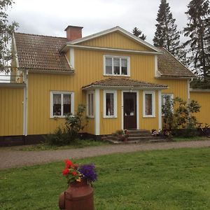 Marielund Gard Bed and Breakfast Skara Exterior photo