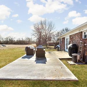 Newly Renovated Retreat 30Mins To Downtown Indy Βίλα Brownsburg Exterior photo