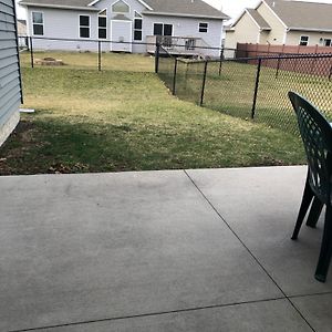 New House With New Furniture At Cedar Rapids Βίλα Exterior photo