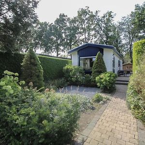 Knus Chalet Met Alle Gemakken In Bosrijke Omgeving Βίλα Voorthuizen Exterior photo