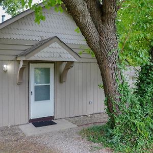 S Cozy Studio For A Peaceful Lawrence Getaway! Διαμέρισμα Exterior photo