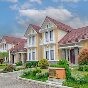 Hotel Griya Katarina Ambarawa Exterior photo