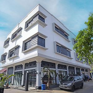 Super Oyo Capital O 92096 Kuala Ulee Lheue Residence Syariah Μπάντα Άτσεχ Exterior photo