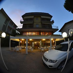 Hotel La Playa Τσέρβια Exterior photo