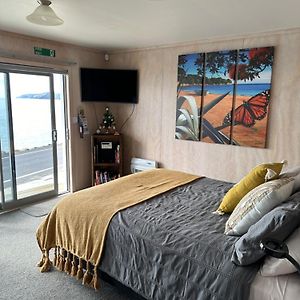 Te Mata Bay Seaviews Bed and Breakfast Tapu Exterior photo