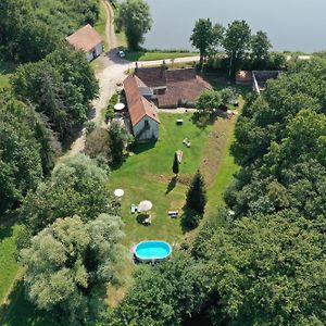 Le Coeur Du Moulin - Chambre D'Hote Bed and Breakfast Saint-Aubin-le-Monial Exterior photo