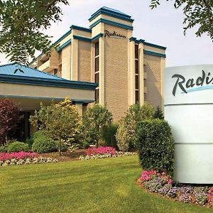 Radisson Hotel Hauppauge-Long Island Exterior photo