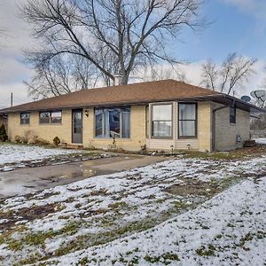 Cozy Wisconsin Escape With Deck, Grill And Fire Pit! Βίλα Pleasant Prairie Exterior photo