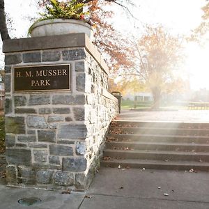 Sweet Lancaster Apt. A Διαμέρισμα Exterior photo