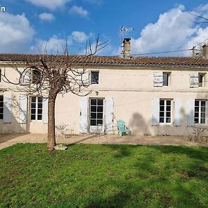 Ex Domaine Chandelier Chambre 4 Ξενοδοχείο Anglade Exterior photo