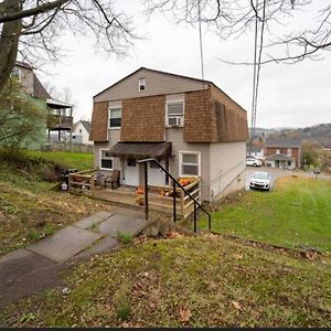 Pet Friendly Private Townhouse With Washerdryer Βίλα Ligonier Exterior photo