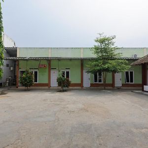 Reddoorz Syariah Near Institut Darmajaya Lampung Ξενοδοχείο Μπαντάρ Λαμπούνγκ Exterior photo