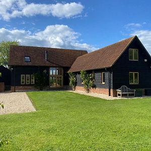 Beautiful Country Barn With Hot Tub And Amazing Views Βίλα Princes Risborough Exterior photo