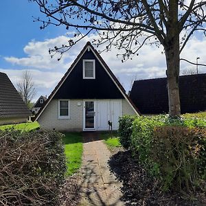 De Vecht, 124 - Centraal Gelegen Aan Vijver Ξενοδοχείο Gramsbergen Exterior photo