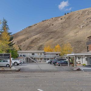 Miller Park Lodge Τζάκσον Exterior photo