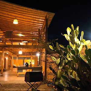 Mahalo Lobitos Bed and Breakfast Exterior photo