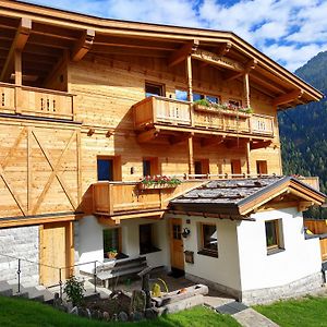 Landhaus Loeberbauer Bed and Breakfast Tux Exterior photo