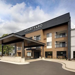 Courtyard Grand Rapids Airport Ξενοδοχείο Exterior photo