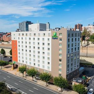 Holiday Inn Express Philadelphia Penn'S Landing, An Ihg Hotel Exterior photo