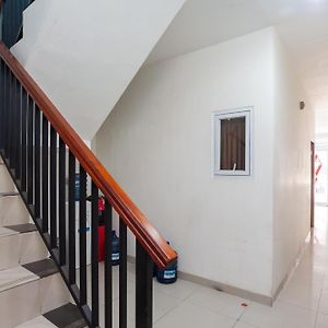 Ava Guesthouse Mitra Reddoorz Lampung Μπαντάρ Λαμπούνγκ Exterior photo