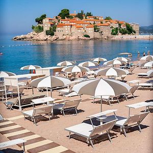 Hotel California By Aycon Sveti Stefan Exterior photo