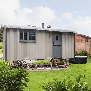 Godrevy Shepherds Hut Βίλα Χέιλ Exterior photo