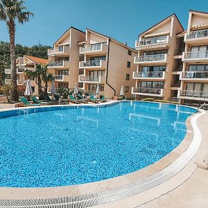 A&A Apartment In Blue Horizon Przno With Pool Μπούντβα Exterior photo