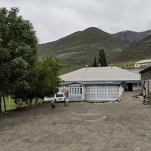 Xinaliq Qonaq Evi Ξενοδοχείο Exterior photo