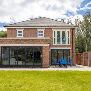 The Orchard - Spacious 5 Bed Βίλα Burton-upon-Trent Exterior photo