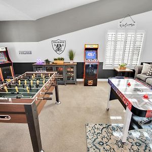 Sports Themed--Automated King Bed--Family Friendly--5 Miles To Strip Βίλα Λας Βέγκας Exterior photo