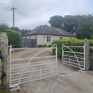 Cracatinni Mews Roundwood Exterior photo