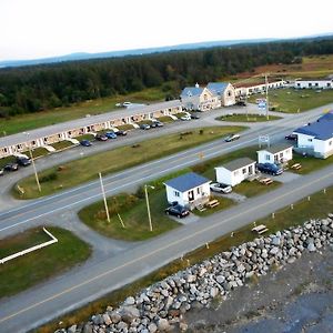 Motel De La Mer Rimouski Exterior photo