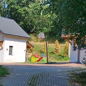 Gosciniec Zacisze Bed and Breakfast Chmielno Exterior photo