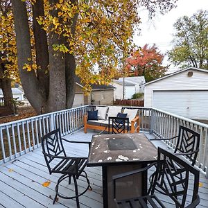 Fenced Backyard, Deck, Pet-Friendly Home Σπρίνγκφιλντ Exterior photo