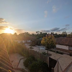 Kingfisher Barn B&B Άμπινγκτον Exterior photo