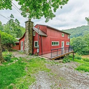 Pet Friendly Creekside Cabin At Darlington Βίλα Ligonier Exterior photo