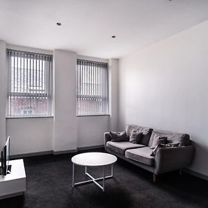 Lovely 1 Bed Apartment In Central Blackburn Μπλάκμπερν Exterior photo