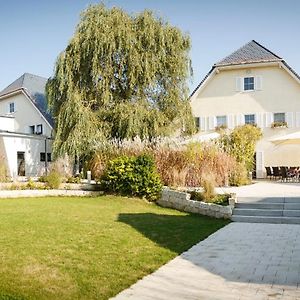 Ringhotel Landhaus Nicolai "Hotel Garni" Lohmen  Exterior photo