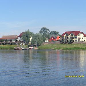 Elbterrassen Zu Brambach Ξενοδοχείο Dessau-Rosslau Exterior photo