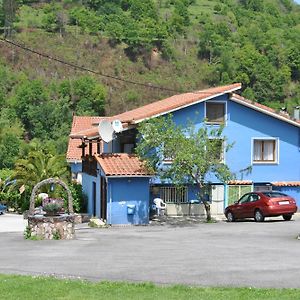 Hotel Avelina Onís Exterior photo