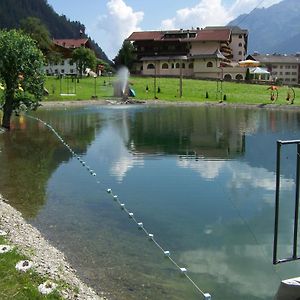 Pension Holzknechthof Am See Ξενοδοχείο Neustift im Stubaital Exterior photo