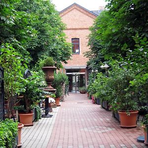 Hotel Fabrik Vösendorf Exterior photo