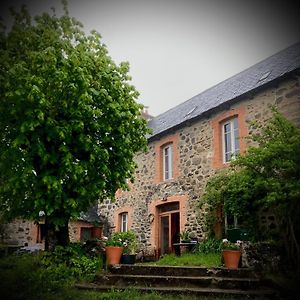 Maison D'Hotes & Savonnerie De Bonnefon Bed and Breakfast Saint-Chély-dʼAubrac Exterior photo