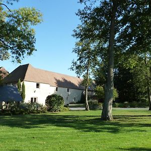 Domaine De La Tour Bed and Breakfast Saint-Pierre-Canivet Exterior photo